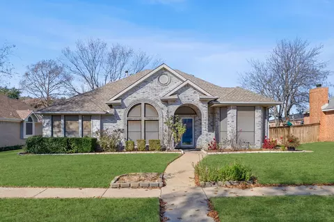 6401 Debbie Cir, Rowlett, TX 75089