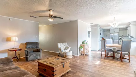 405 E 8th St, Tolar, TX 76476 photo 8