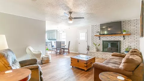 405 E 8th St, Tolar, TX 76476 photo 9