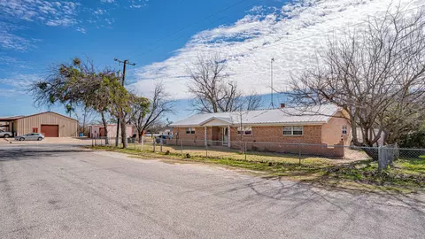 405 E 8th St, Tolar, TX 76476 photo 7