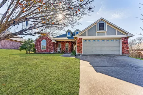 1403 Louise Ln, Ennis, TX 75119