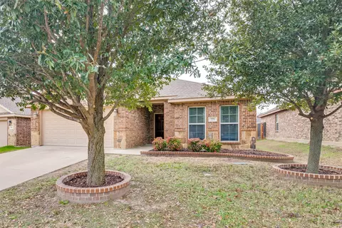 221 Chimney Rock Dr, Waxahachie, TX 75167