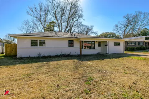 2504 Douglas Dr, Bossier City, LA 71111