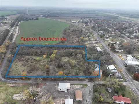 104 E Duke St, Howe, TX 75459