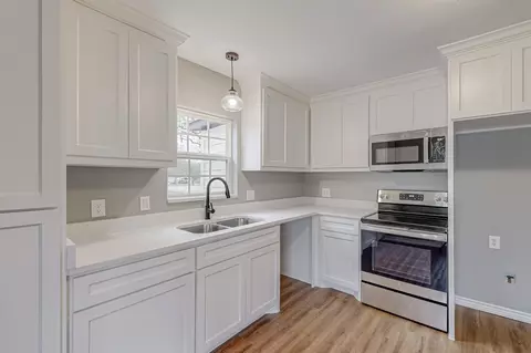 600 N Main St, Leonard, TX 75452