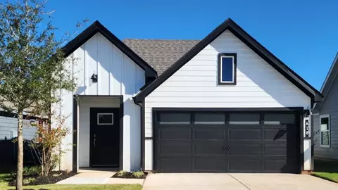 618 Capstone Cir, Granbury, TX 76048