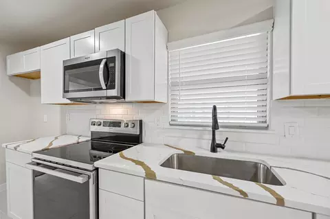 3102 Kinmore St, Dallas, TX 75223