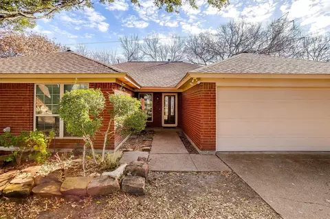 10140 Trail Ridge Ct, Benbrook, TX 76126