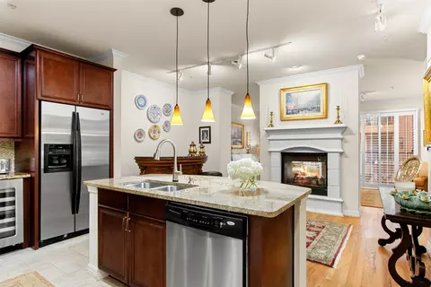 8616 Turtle Creek Blvd #218, Dallas, TX 75225