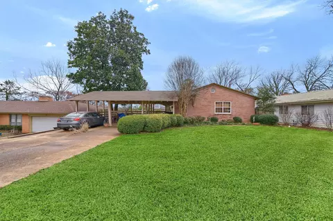 1516 W Monterey St, Denison, TX 75020