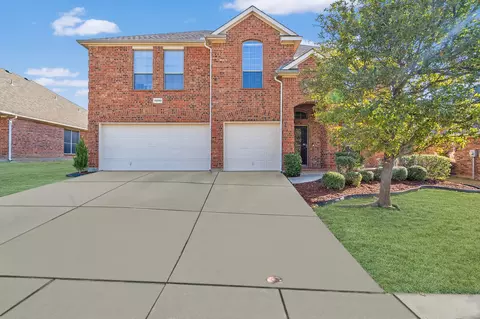 10248 Red Bluff Ln, Fort Worth, TX 76177