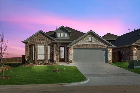 636 Pawprint Holw, Godley, TX 76044