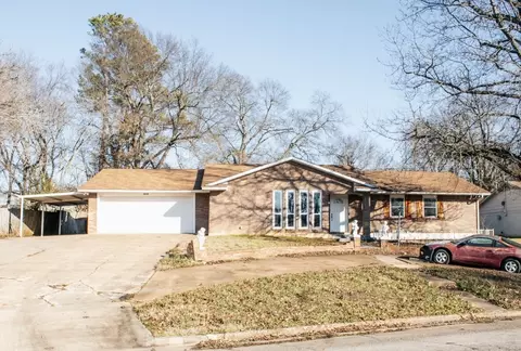 1005 SE 28th, Paris, TX 75460