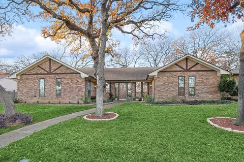 2706 Butler Dr, Arlington, TX 76012