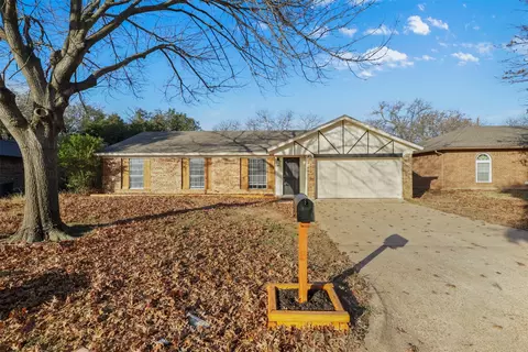 6414 Willow Springs Dr, Arlington, TX 76001