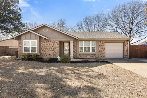 5625 Whitley Rd, Haltom City, TX 76148