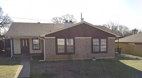 533 Guerin Dr, Arlington, TX 76012