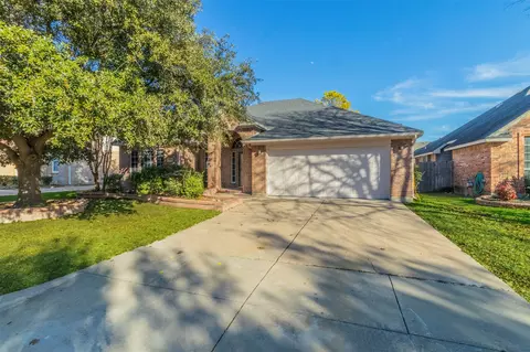 6421 Windwood Ct, Fort Worth, TX 76132