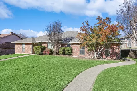 819 Ash Grove Dr, Desoto, TX 75115