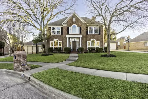 8620 Ashley Ct, North Richland Hills, TX 76182