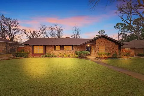 1516 Yarborough Dr, Sherman, TX 75092