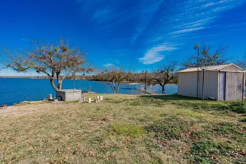 444 Frontier St, Bowie, TX 76230
