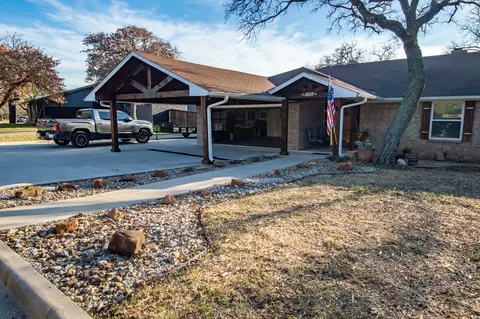 1507 Cactus St, Mineral Wells, TX 76067