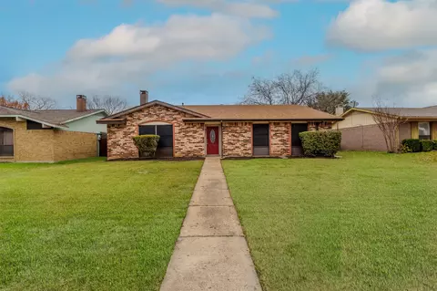 2219 Bowie Dr, Carrollton, TX 75006