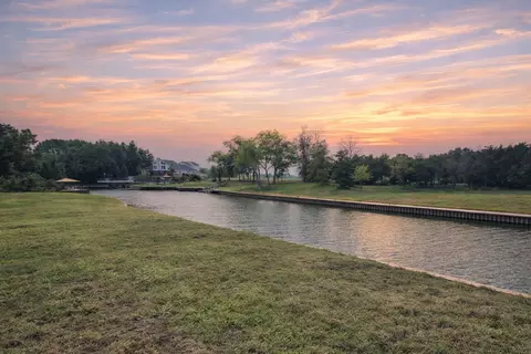 442 Waters Edge Dr, Corsicana, TX 75109