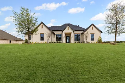 1208 Explorer Ln, Granbury, TX 76049
