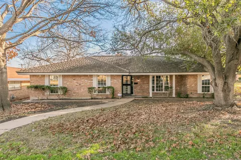 5663 Vega Dr, Fort Worth, TX 76133