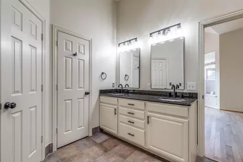 3901 Rive Ln, Addison, TX 75001 photo 16