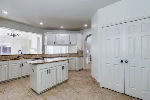 3901 Rive Ln, Addison, TX 75001 photo 8