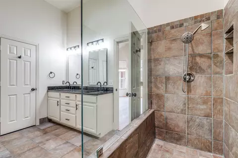 3901 Rive Ln, Addison, TX 75001 photo 5