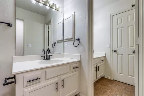 3901 Rive Ln, Addison, TX 75001 photo 22