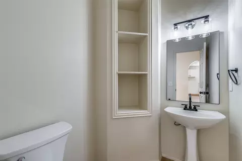 3901 Rive Ln, Addison, TX 75001 photo 17