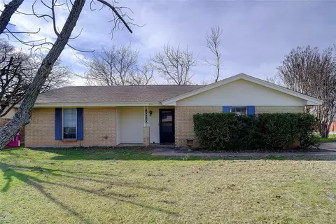 200 Lilac Ln, Azle, TX 76020