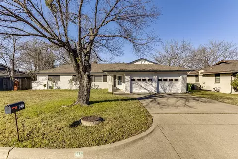 1201 Desiree Ln, Hurst, TX 76053