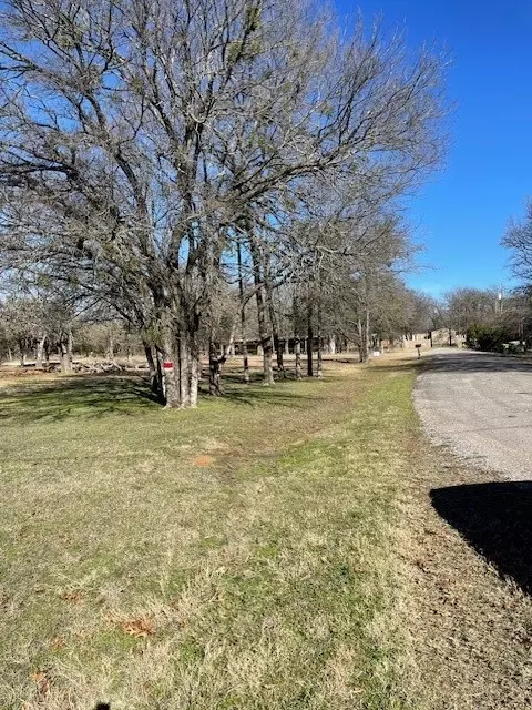 165 S Greenbriar Rd, Whitney, TX 76692