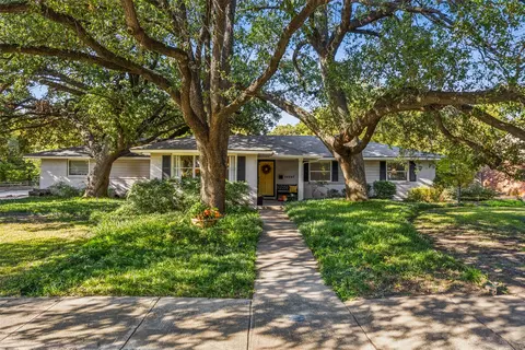 10207 Timber Trail Dr, Dallas, TX 75229