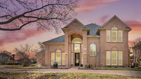 801 Riviera Dr, Mansfield, TX 76063