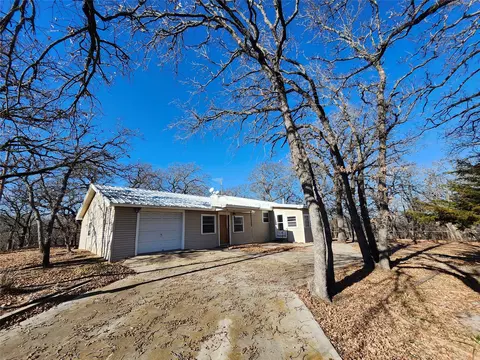 104 Sandy Ln, Nocona, TX 76255
