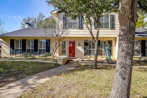 1604 Forest Glen Ct, Pantego, TX 76013