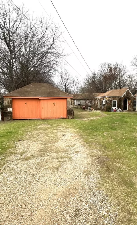 5716 Midway Rd, Haltom City, TX 76117