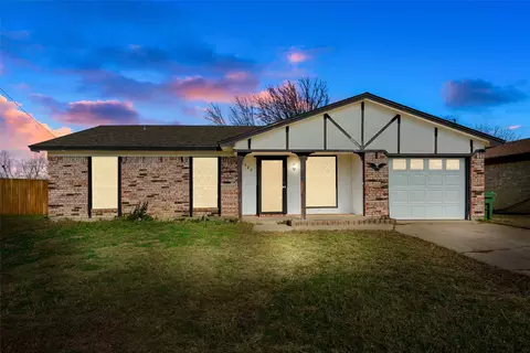 6429 Dorchester Trl, North Richland Hills, TX 76182