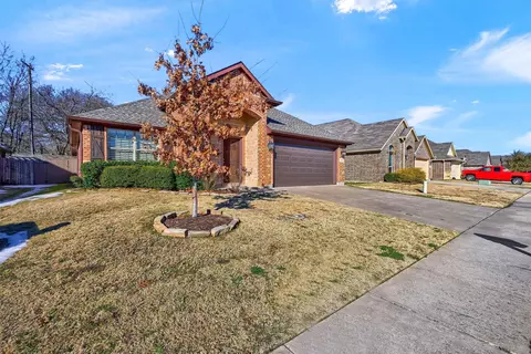 1013 Vintage Ave, Gainesville, TX 76240