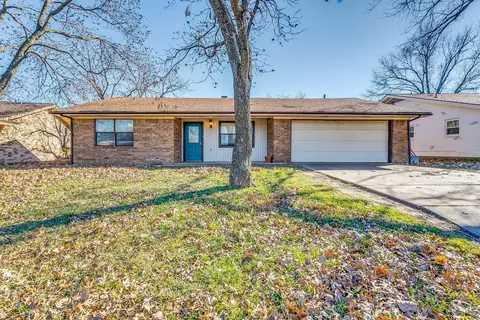 208 Sharp Dr, Stephenville, TX 76401