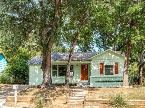 213 S Roberts Cut Off Rd, Fort Worth, TX 76114