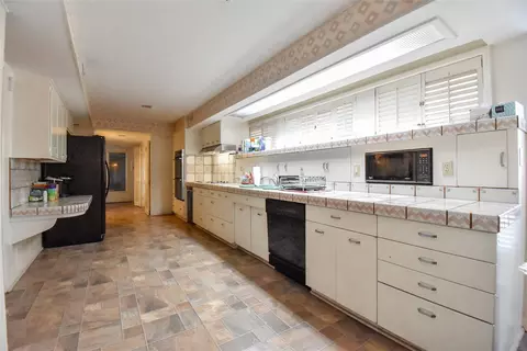Kitchen - 22 Pegues Pl, Longview, TX 75601 photo 1 of 5