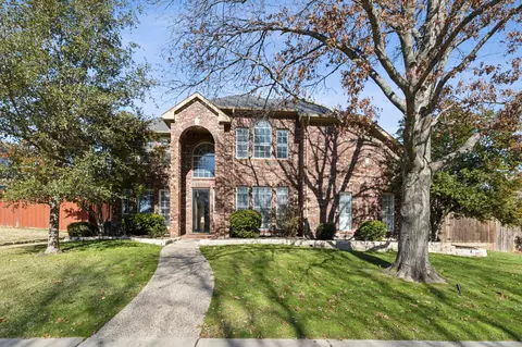 1421 Sussex Dr, Plano, TX 75075